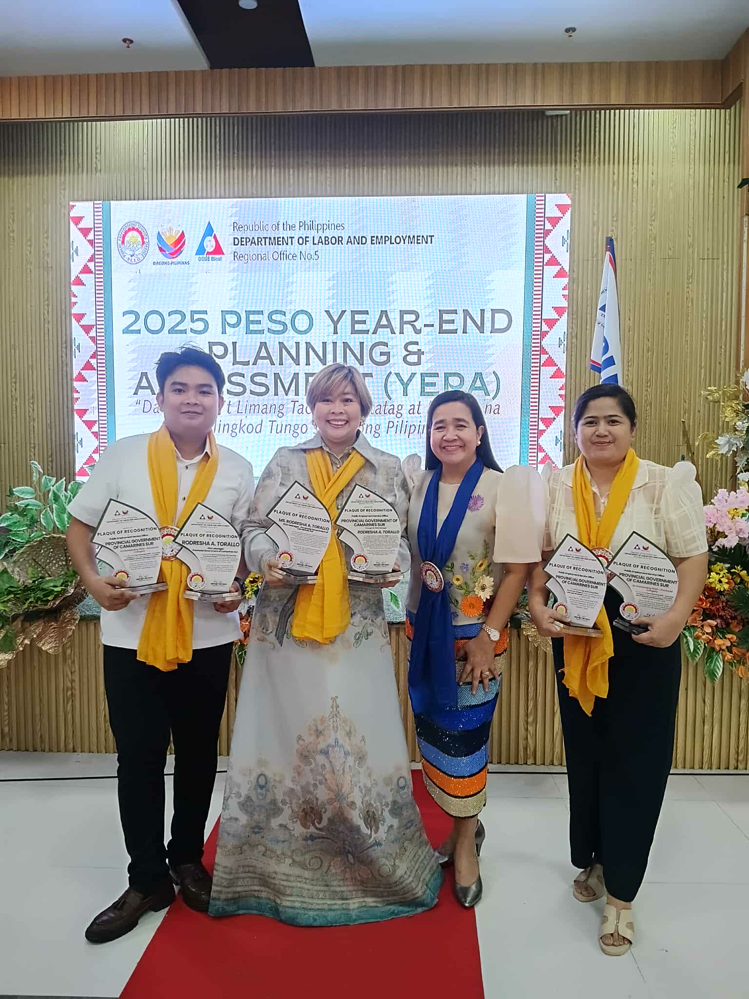 DOLE V names CamSur PESO outstanding Provincial Level PESO