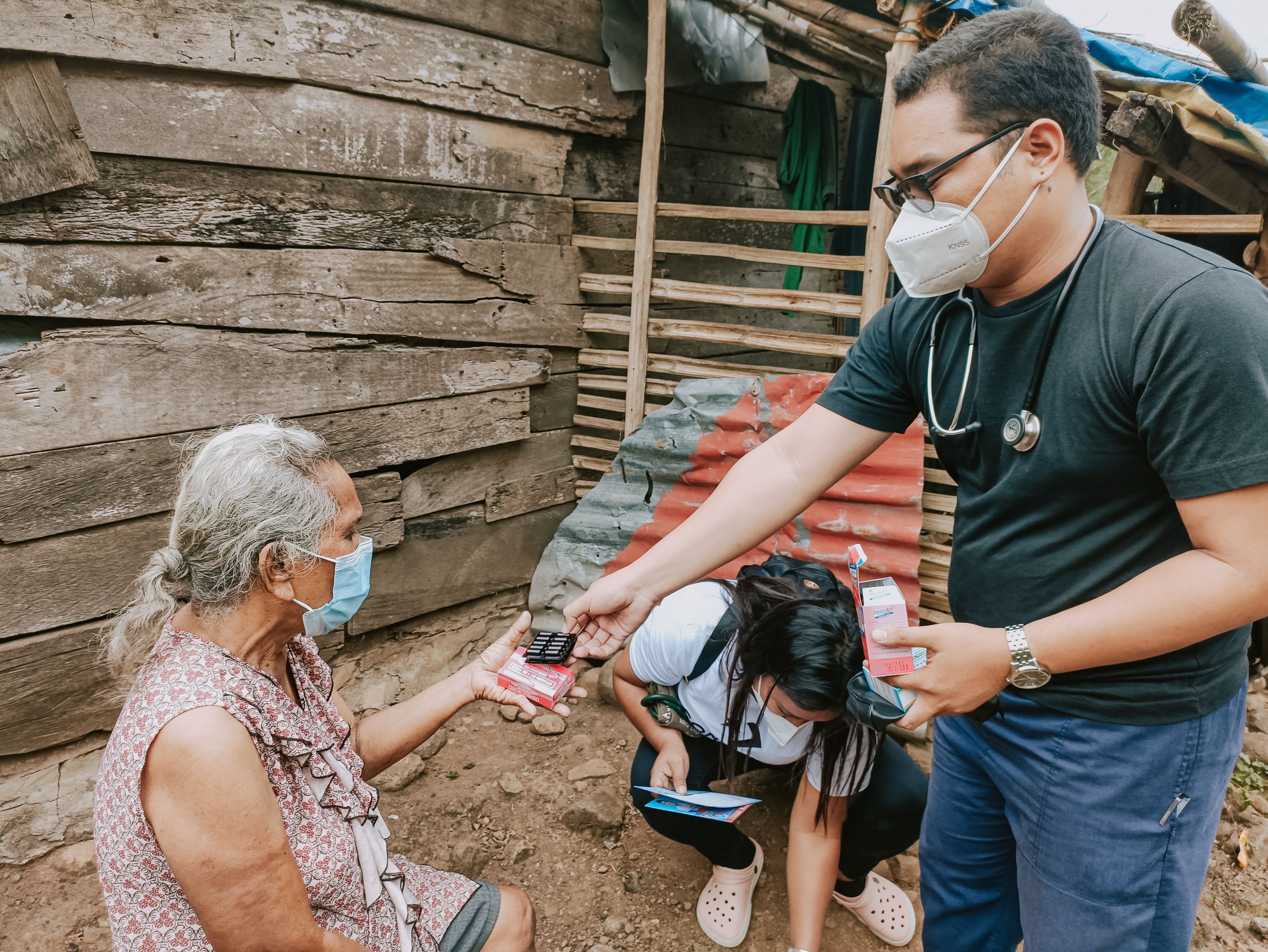 Locals of Patitinan, Sag&ntilde;ay receive medical care through Ka Fuerte Healthcare-on-the-Go Backpack Mission
