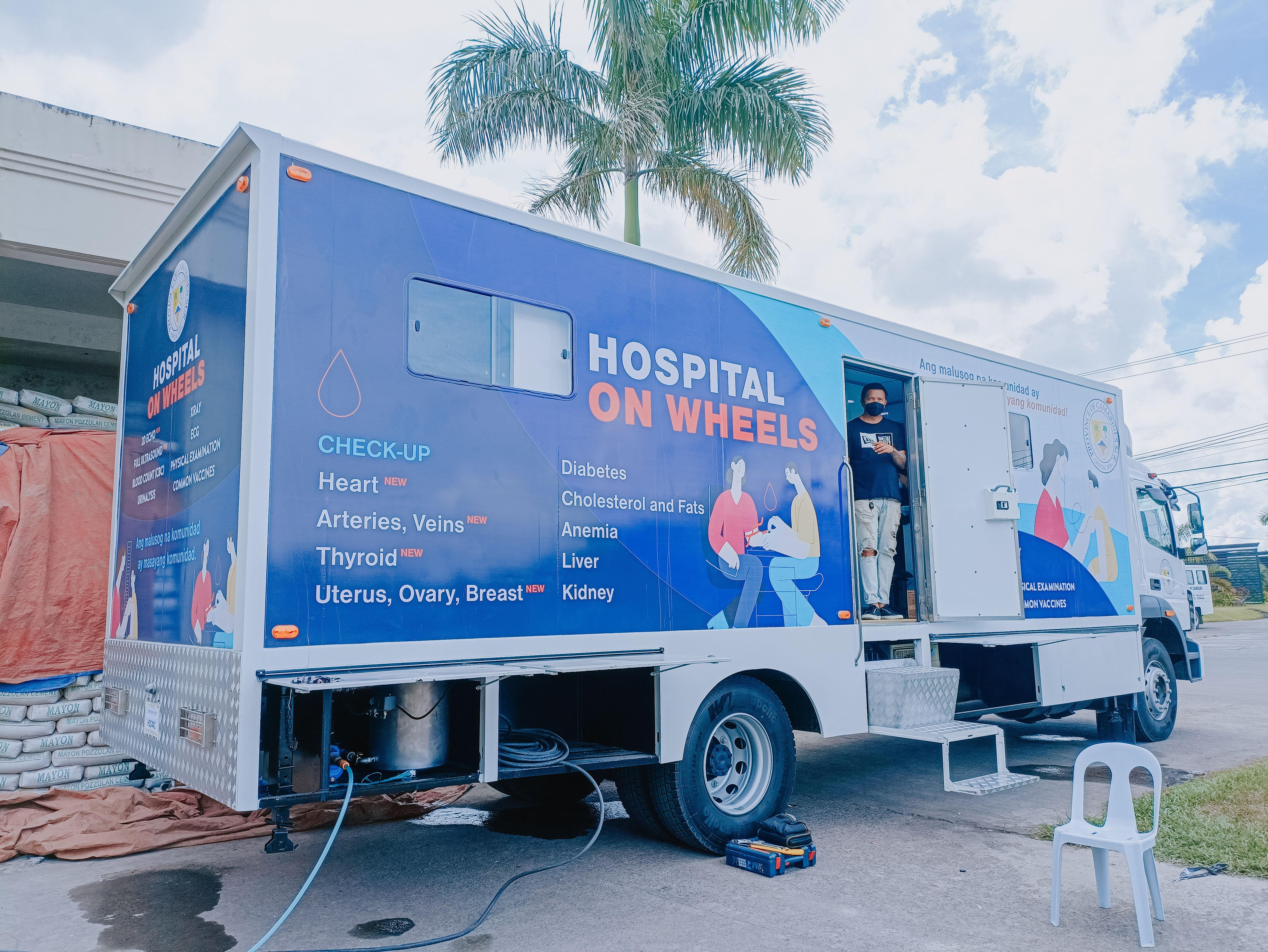 CamSur boosts health services for its people, procures Hospital-On-Wheels and trains medical team