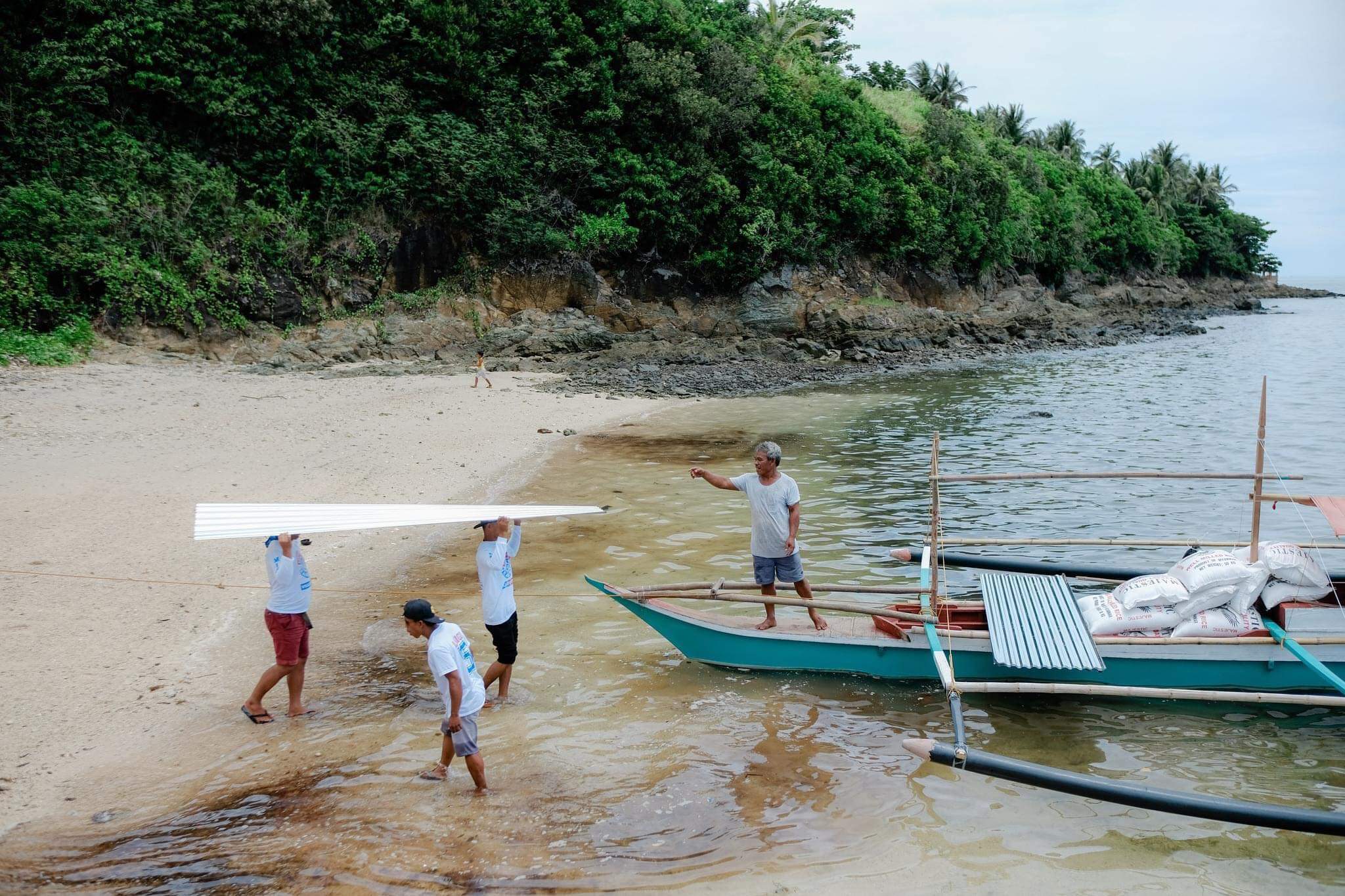 Butawanan island opens new school, receives support and assistance from the province