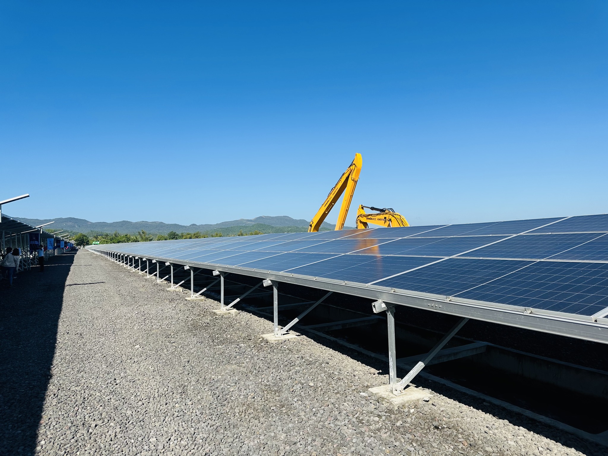 PBBM inspects&nbsp;₱332 Million Solar-Powered Pump Irrigation Projects in CamSur